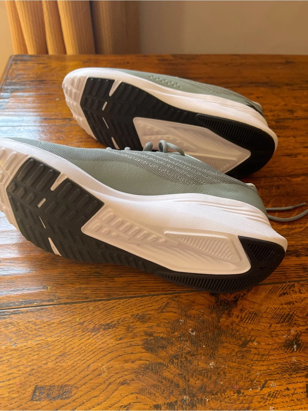 NEW  Reebok Men's Mesh Running Sneakers - Sage Green